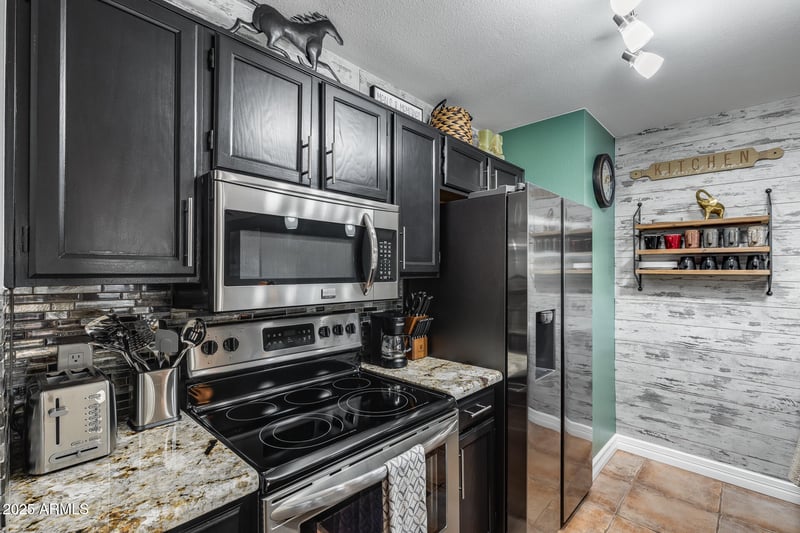 18725 92nd Dr, Peoria, AZ 85382