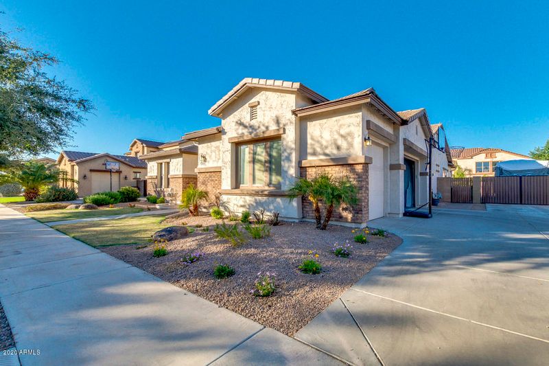 18742 E Druids Glen Rd, Queen Creek, AZ 85142