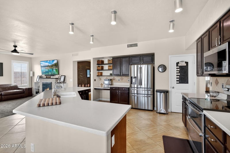 1880 E Commerce Ave, Gilbert, AZ 85234
