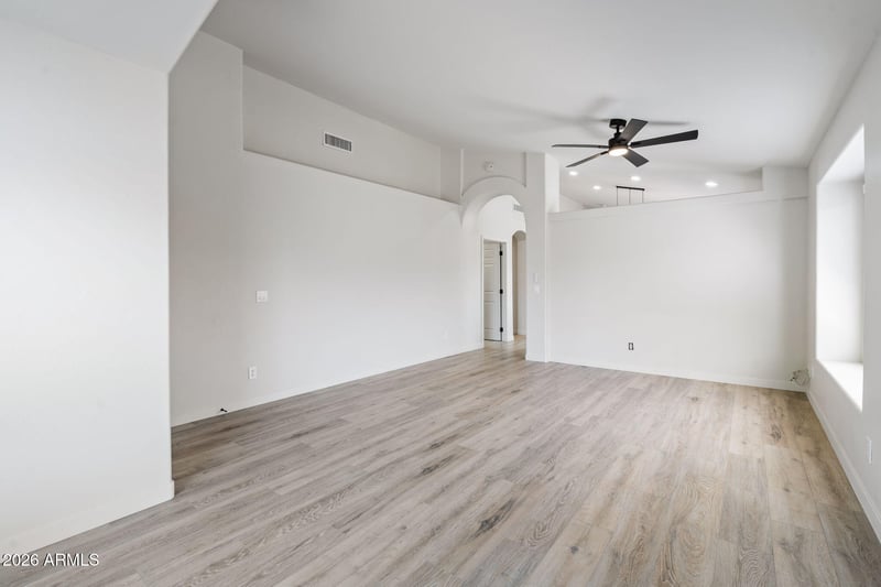 18801 N 1st Ave, Phoenix, AZ 85027