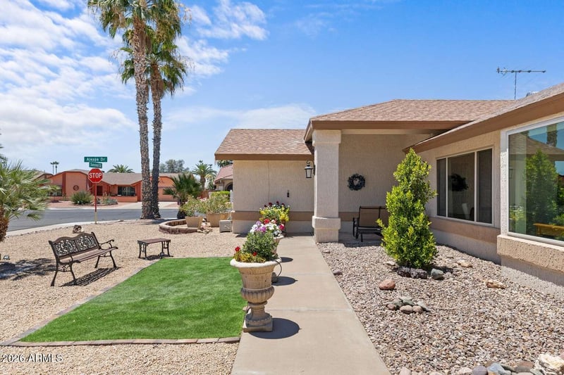18802 Suncrest Ct, Sun City West, AZ 85375