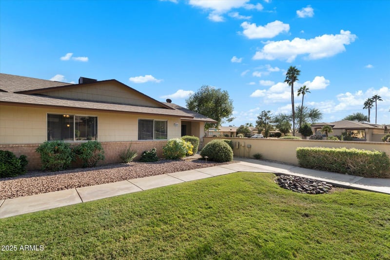 18803 Palomar Dr, Sun City West, AZ 85375