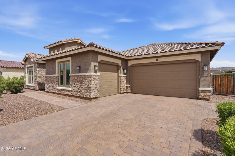 18814 Walnut Dr, Queen Creek, AZ 85142