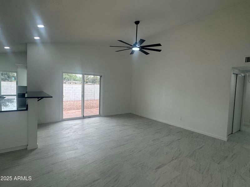 18815 43rd Dr, Glendale, AZ 85308