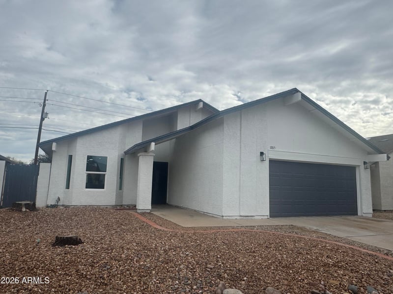 18815 43rd Dr, Glendale, AZ 85308