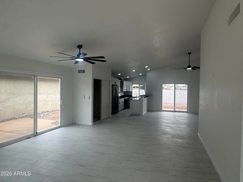 18815 43rd Dr, Glendale, AZ 85308