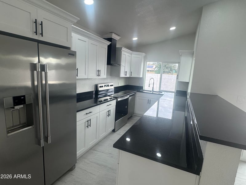 18815 43rd Dr, Glendale, AZ 85308