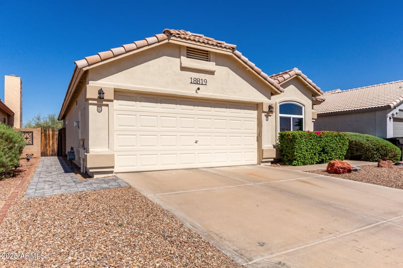 18819 1st Ave, Phoenix, AZ 85027