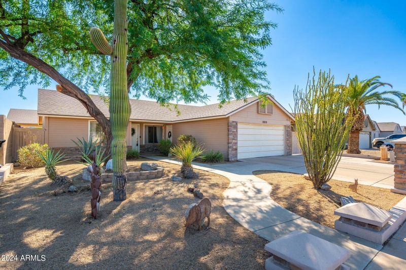 18819 N 3rd Dr, Phoenix, AZ 85027