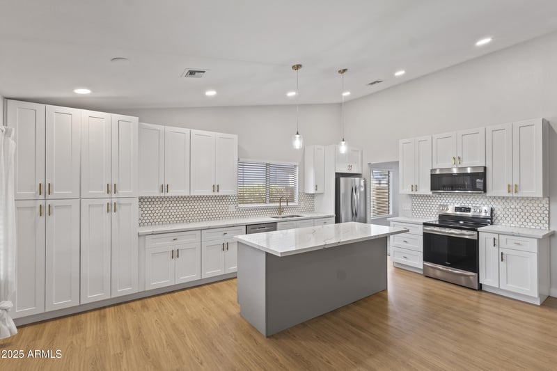 18825 34th St, Phoenix, AZ 85050