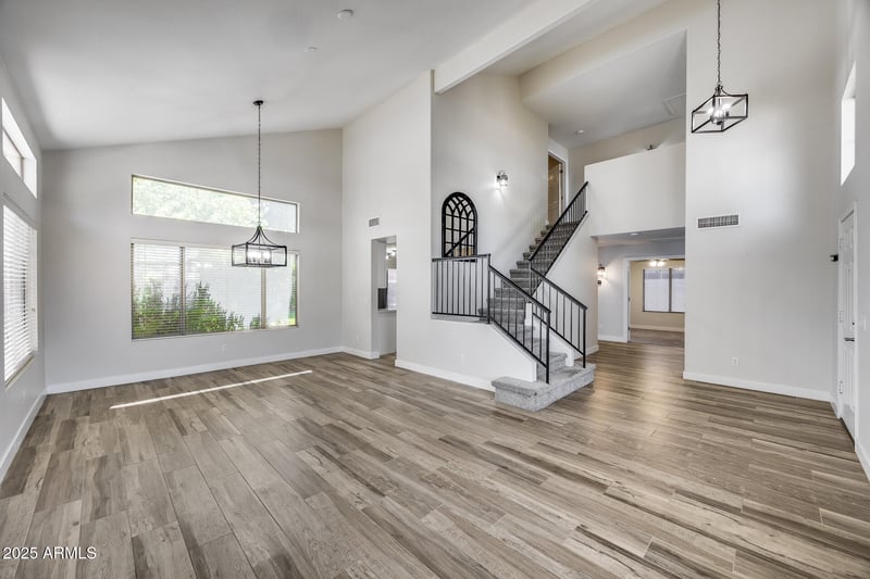 1883 Falcon Dr, Chandler, AZ 85286