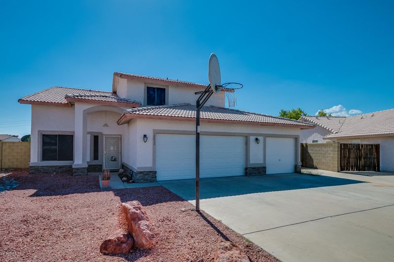 18832 N 42nd Cir, Glendale, AZ 85308