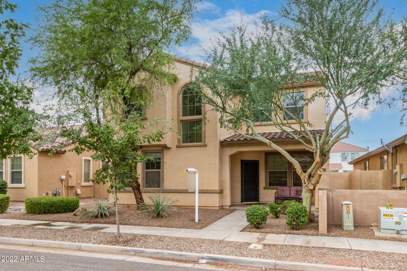 1884 S Colt Dr, Gilbert, AZ 85295