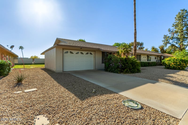 18842 Lakeforest Dr, Sun City, AZ 85373