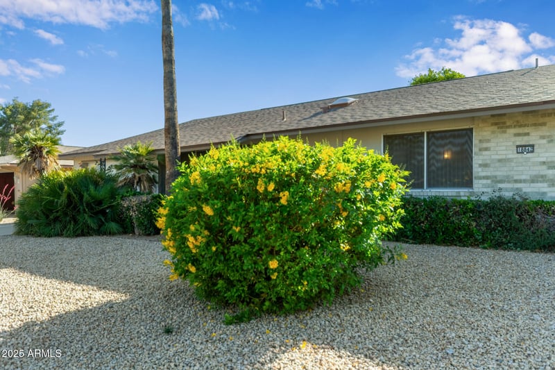 18842 Lakeforest Dr, Sun City, AZ 85373