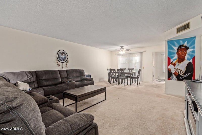 18842 Lakeforest Dr, Sun City, AZ 85373