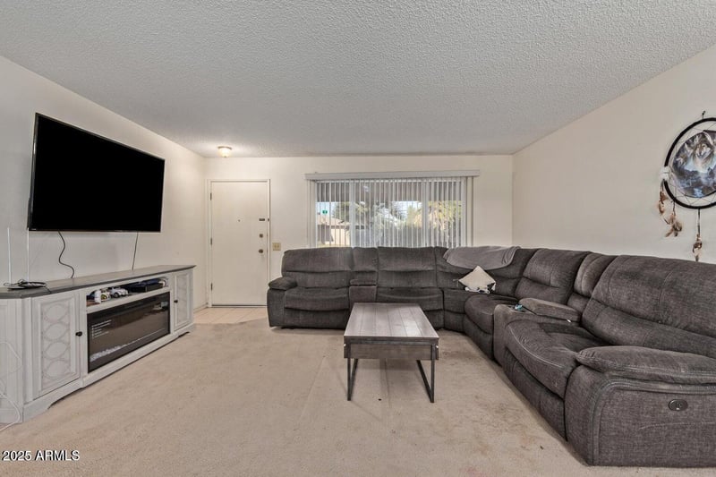 18842 Lakeforest Dr, Sun City, AZ 85373