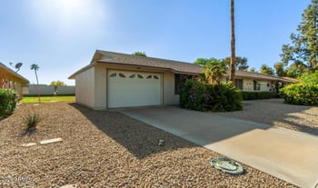 18842 Lakeforest Dr, Sun City, AZ 85373