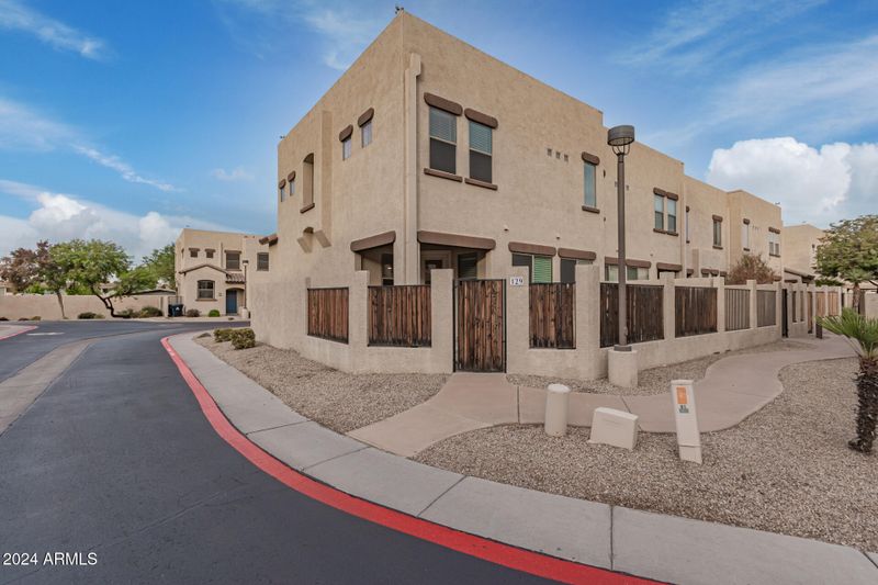 1886 E Don Carlos Ave #129, Tempe, AZ 85281