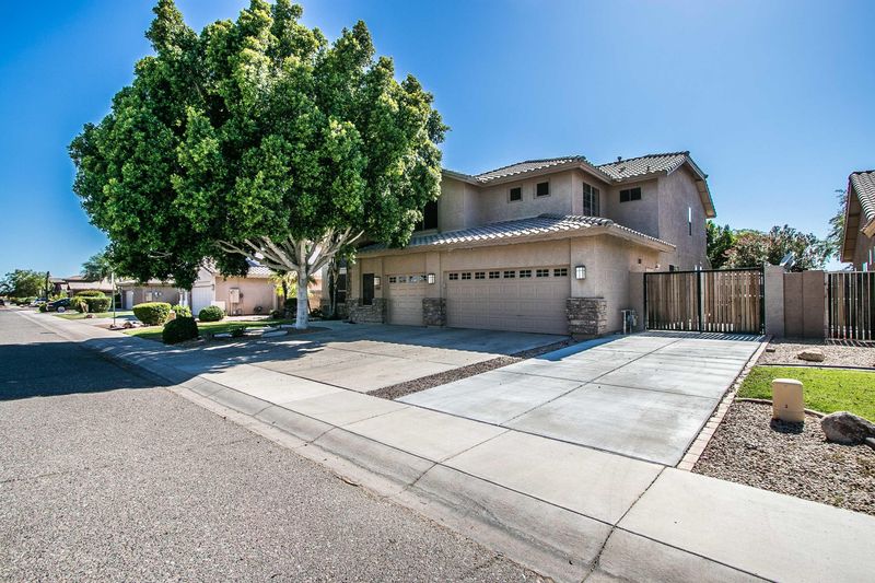 18862 N 62nd Dr, Glendale, AZ 85308