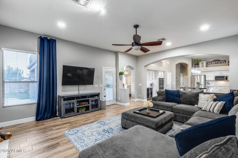 18871 78th Ln, Glendale, AZ 85308
