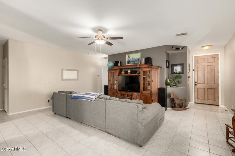 189 Shawnee Rd, San Tan Valley, AZ 85143