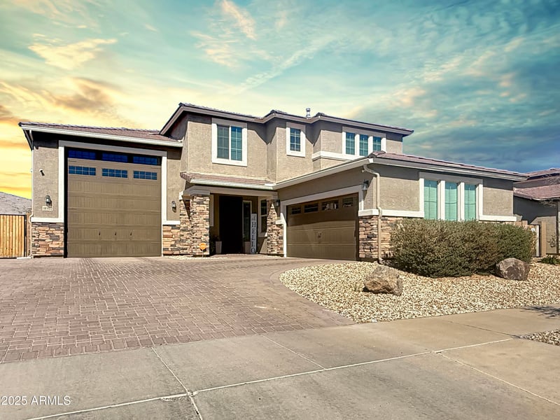 18902 Clinton St, Surprise, AZ 85388
