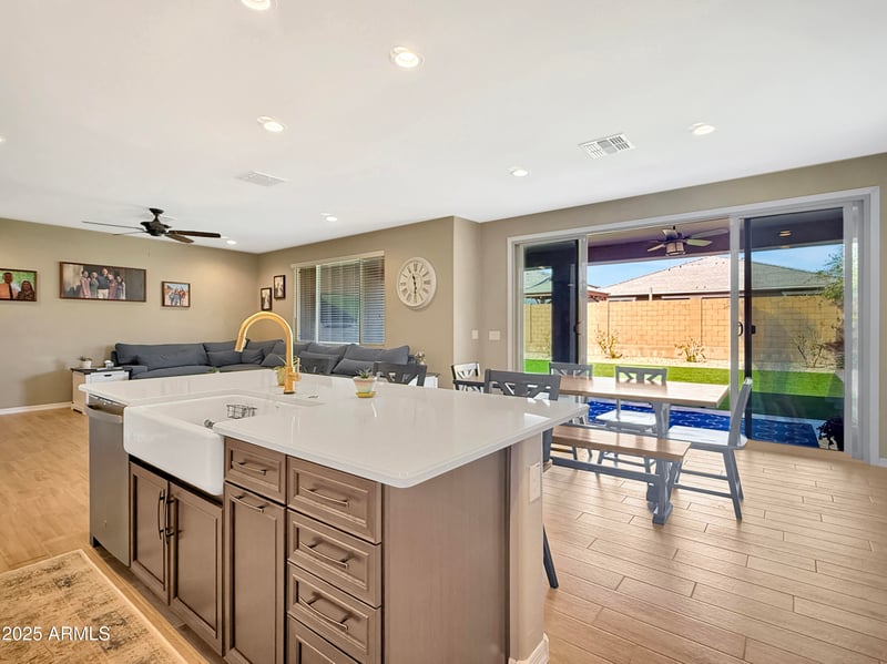 18902 Clinton St, Surprise, AZ 85388