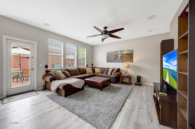 18908 43rd Way, Phoenix, AZ 85050