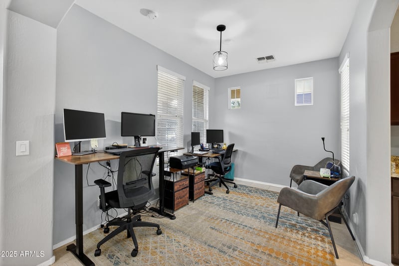 1891 Voyager Dr, Gilbert, AZ 85295