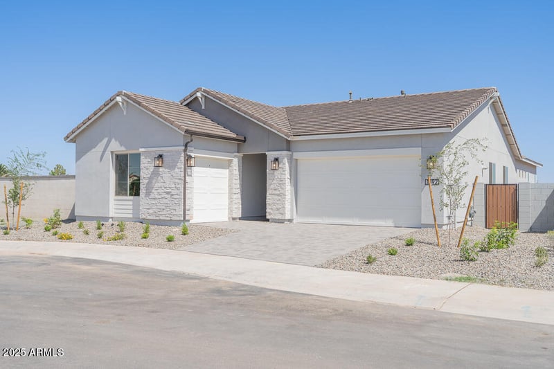 1892 Empeltre Rd, San Tan Valley, AZ 85140