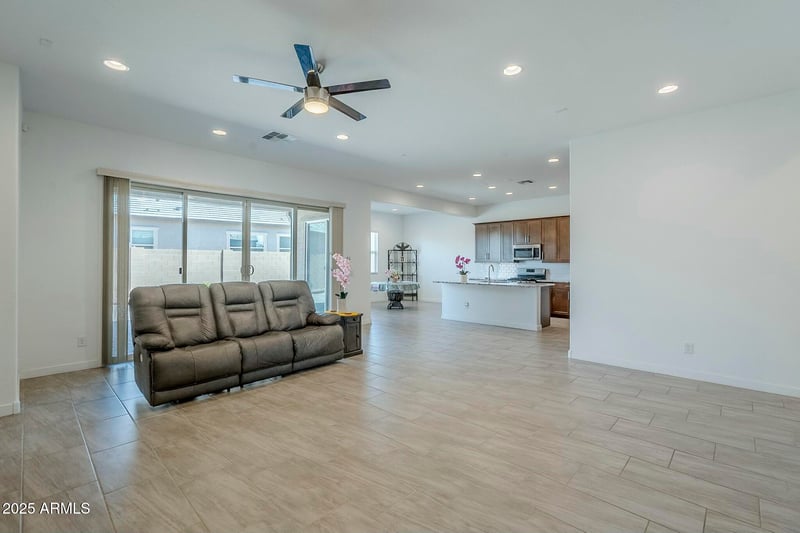 18934 Sierra St, Surprise, AZ 85388