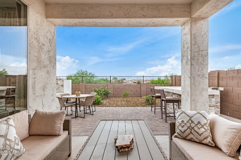 1894 Summer Ln, San Tan Valley, AZ 85144