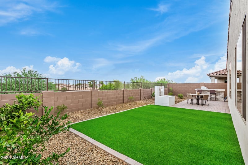 1894 Summer Ln, San Tan Valley, AZ 85144