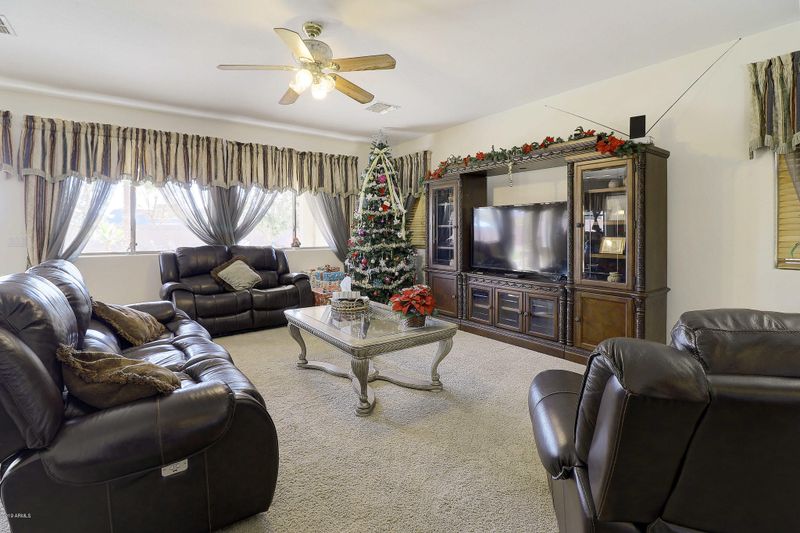 1895 E Bartlett Pl, Chandler, AZ 85249
