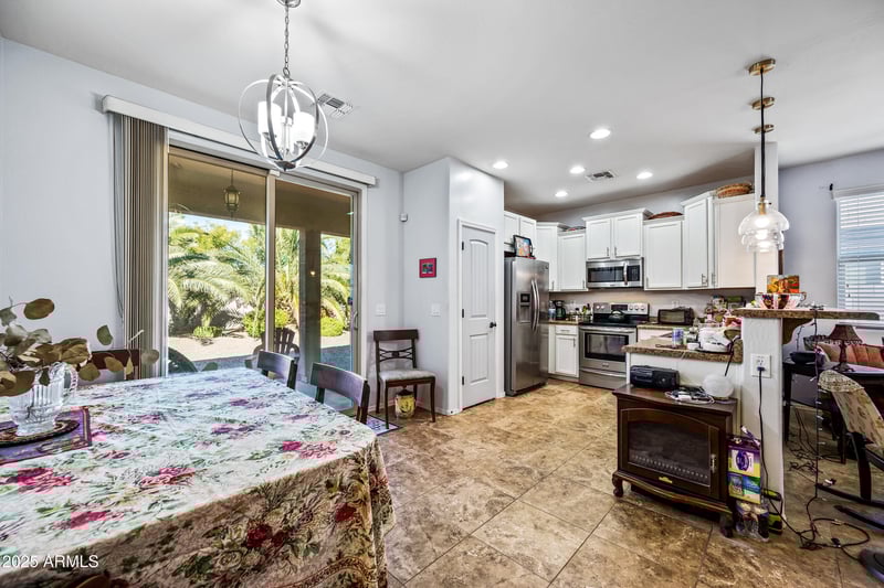 1896 Half Moon Cir, San Tan Valley, AZ 85144