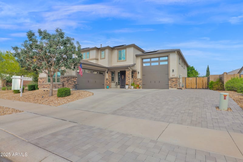 18998 Becker Ln, Surprise, AZ 85388