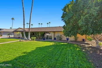 19 E Canterbury Ct, Phoenix, AZ 85022