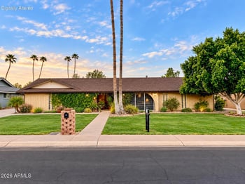 19 E Canterbury Ct, Phoenix, AZ 85022