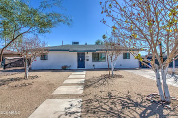 1901 E Encinas Ln, Phoenix, AZ 85040