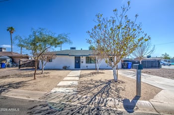 1901 E Encinas Ln, Phoenix, AZ 85040