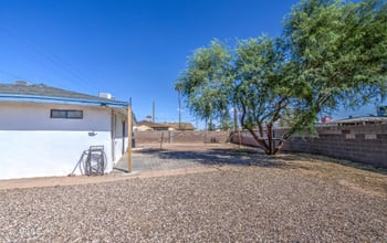 1901 E Encinas Ln, Phoenix, AZ 85040