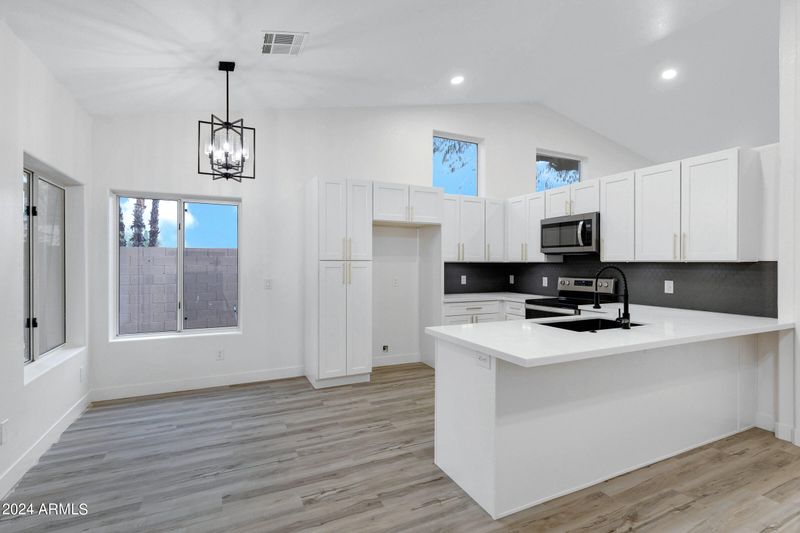 1901 E Fellars Dr, Phoenix, AZ 85022