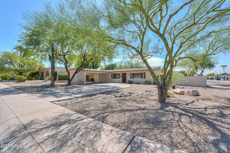1901 Flynn Ln, Phoenix, AZ 85016