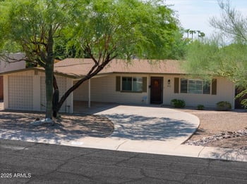 1901 Flynn Ln, Phoenix, AZ 85016
