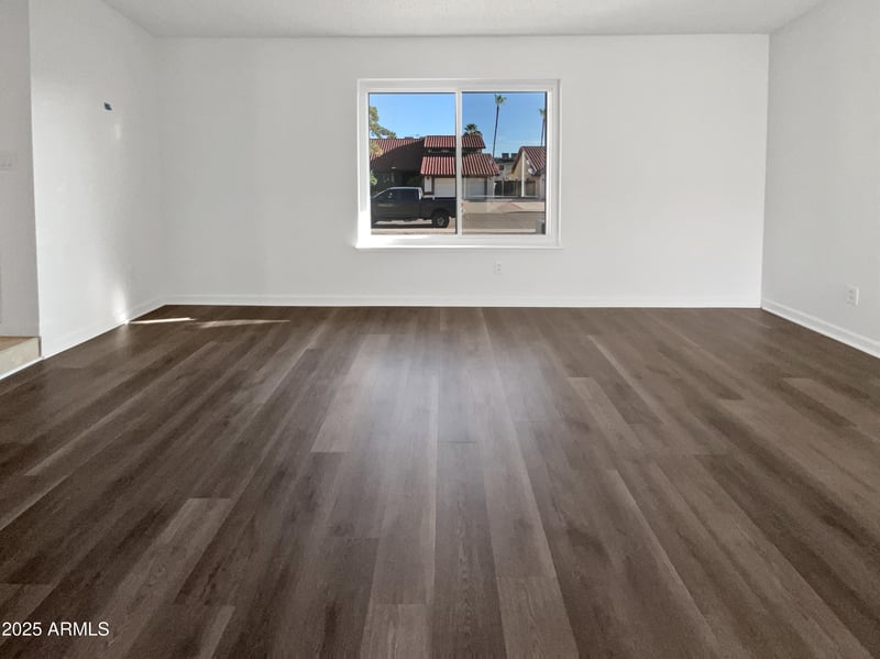 1901 Hearn Rd, Phoenix, AZ 85022