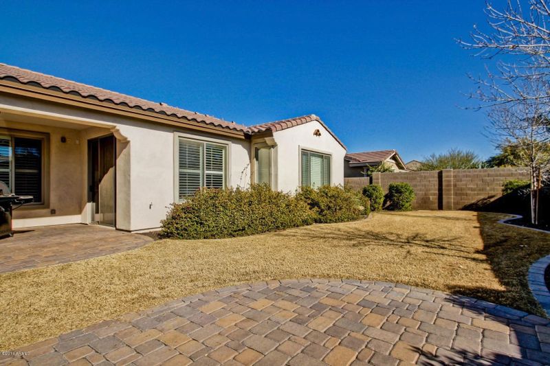 1901 W Macaw Dr, Chandler, AZ 85286