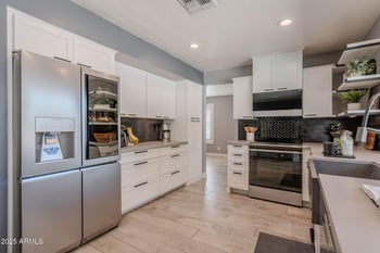1902 Brooks Cir, Mesa, AZ 85202