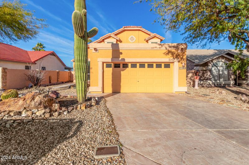 1902 E Behrend Dr, Phoenix, AZ 85024