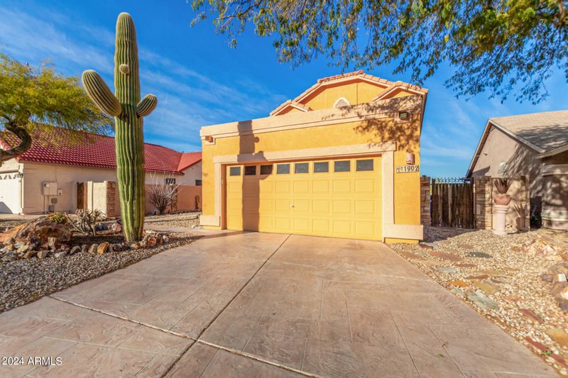 1902 E Behrend Dr, Phoenix, AZ 85024